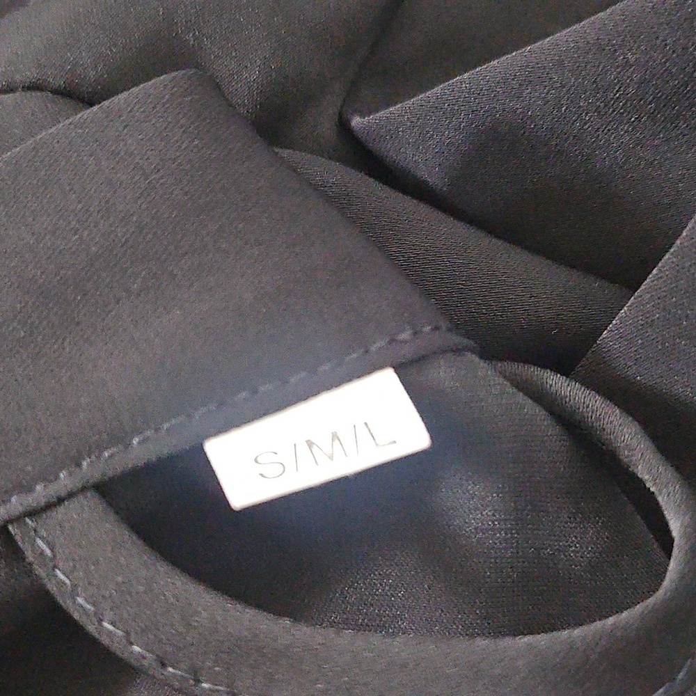 Women's Ruffled Black Robe OSFM - Picture 10 of 12